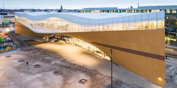 史上最不務(wù)正業(yè)圖書館，燒了7.5億成遛娃場地，人們卻說這錢花得值？